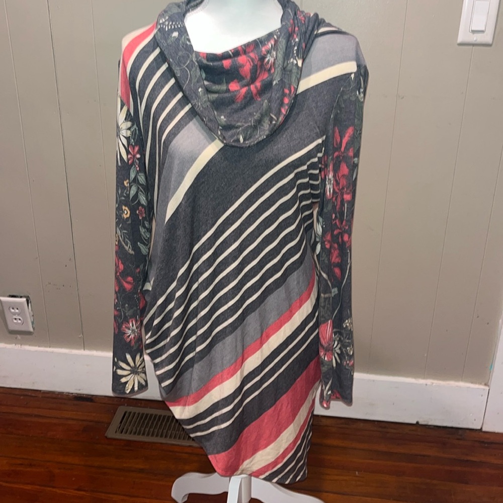Michael Tyler size Lg top